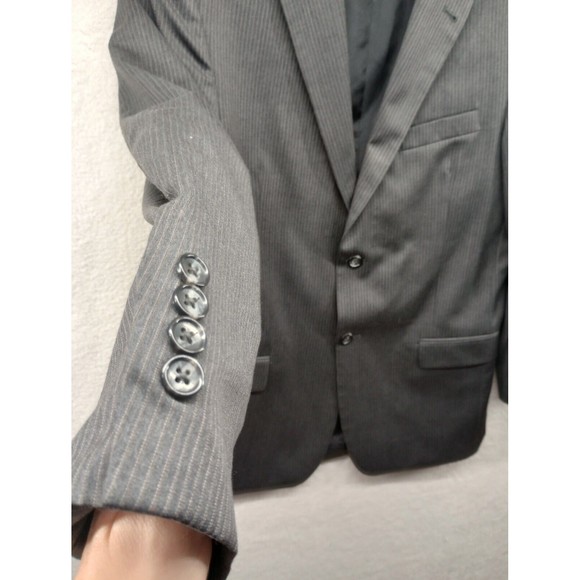 BCBG Attitude Men's Suit Coat Size 40 R 100% Wool Dark‎ Gray Pin-Stripes EUC - Picture 10 of 16